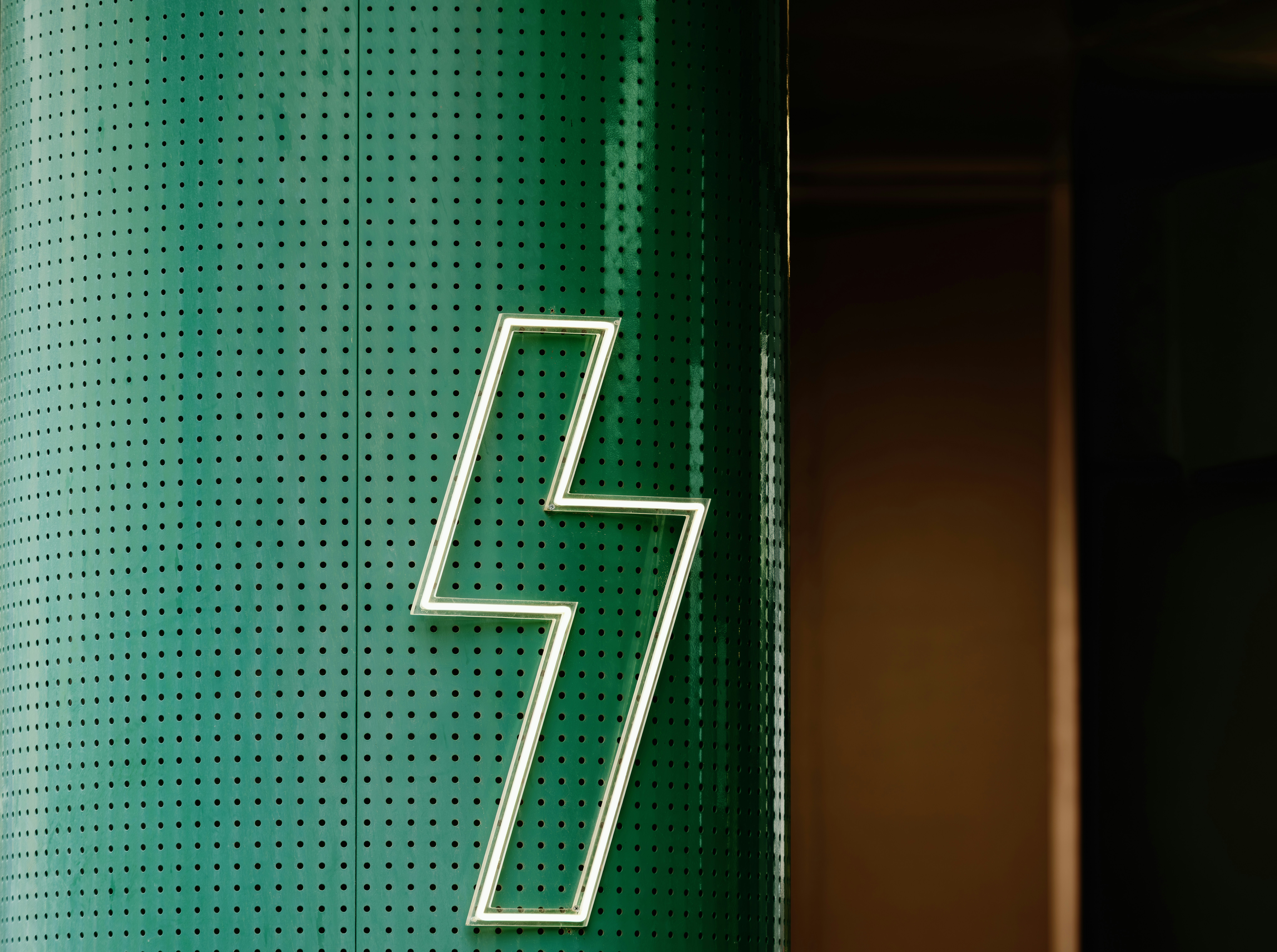 lightning bolt symbol